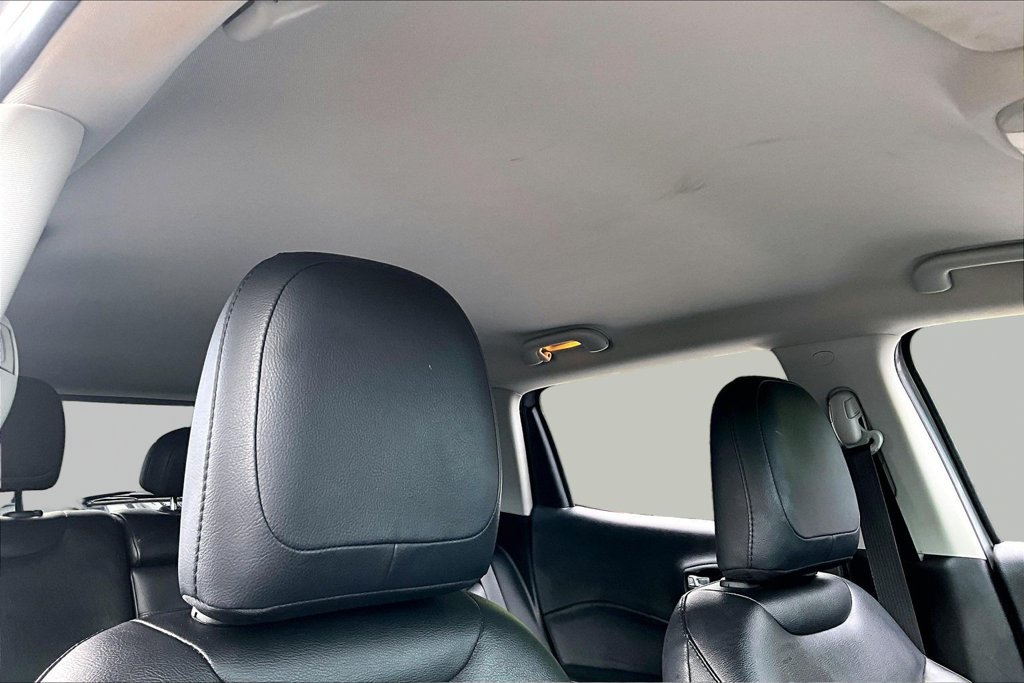 Used 2019 Jeep Compass Latitude w/ Cold Weather Group AWD/4WD image 27