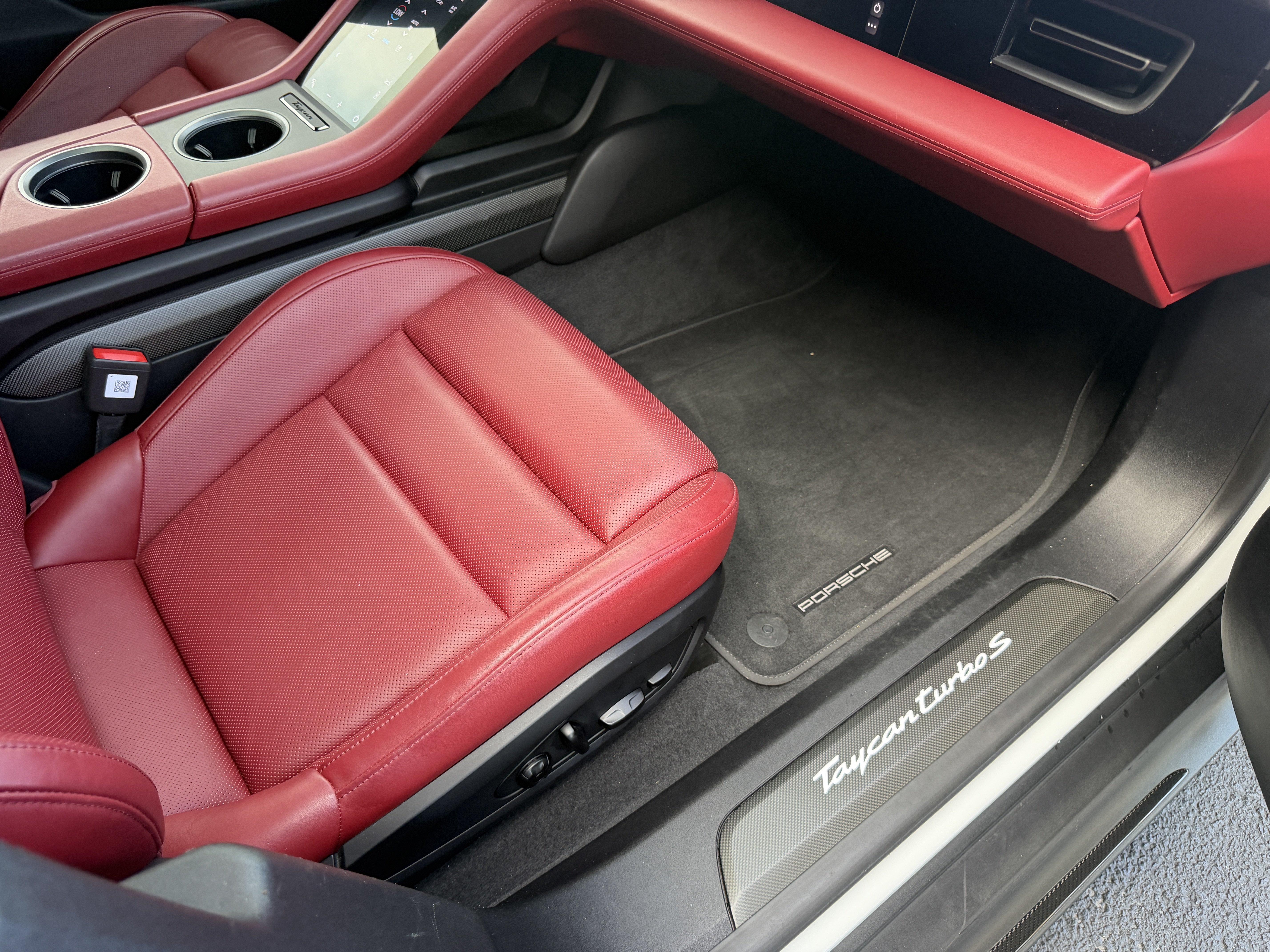 Certified 2020 Porsche Taycan Turbo S AWD/4WD image 20