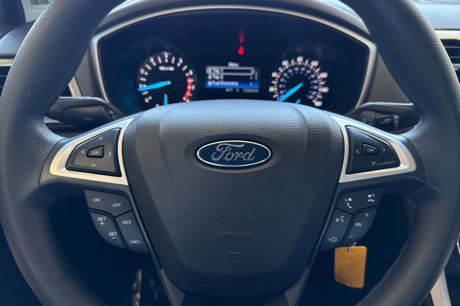 Used 2015 Ford Fusion SE FWD image 21