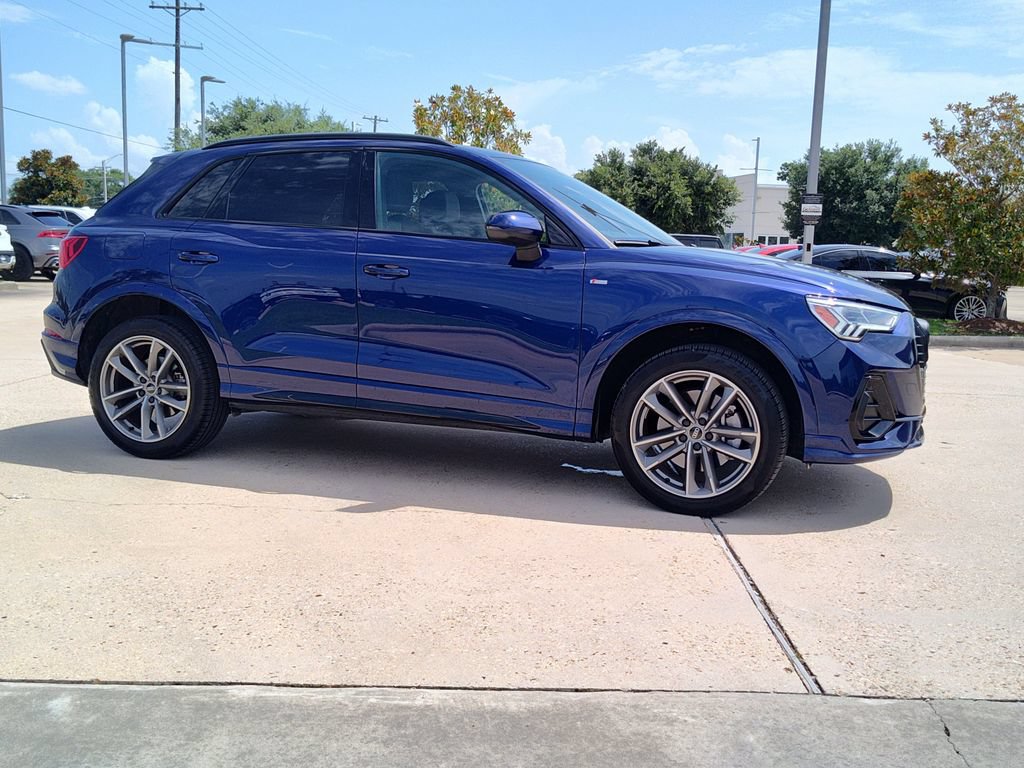 Certified 2025 Audi Q3 2.0T Premium w/ Convenience Package AWD/4WD image 15