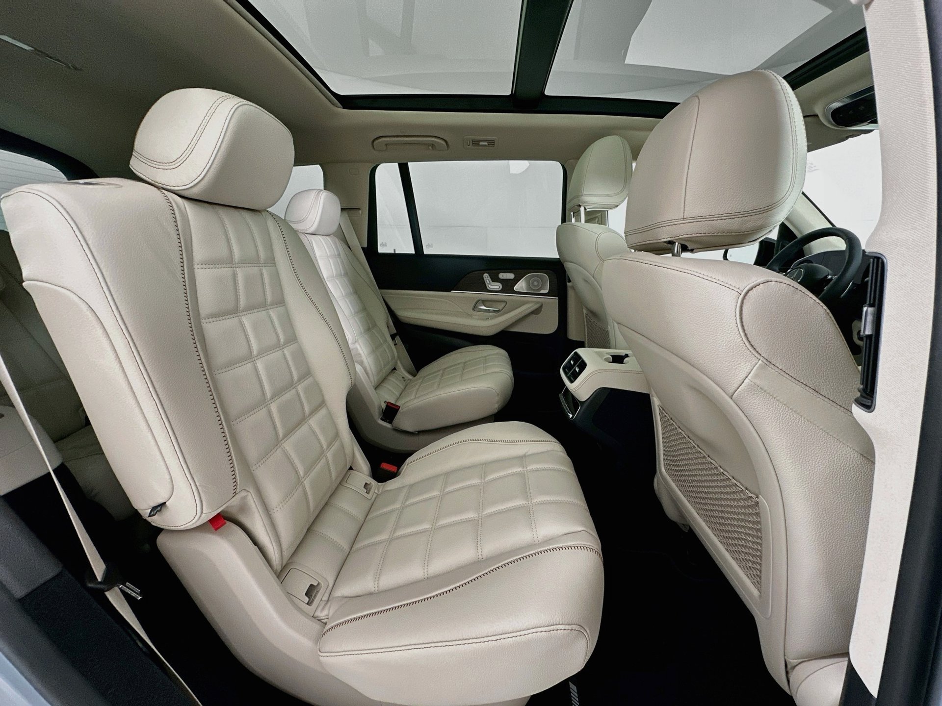 New 2027 Mercedes-Benz GLS 450 4MATIC image 31