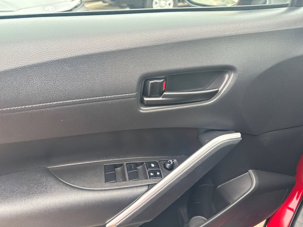 Used 2023 Toyota Corolla Cross LE w/ Moonroof Package image 34