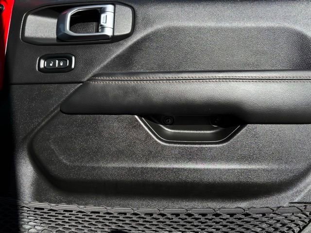 Certified 2022 Jeep Wrangler Unlimited Rubicon w/ Xtreme Recon 35" Tire Package image 27