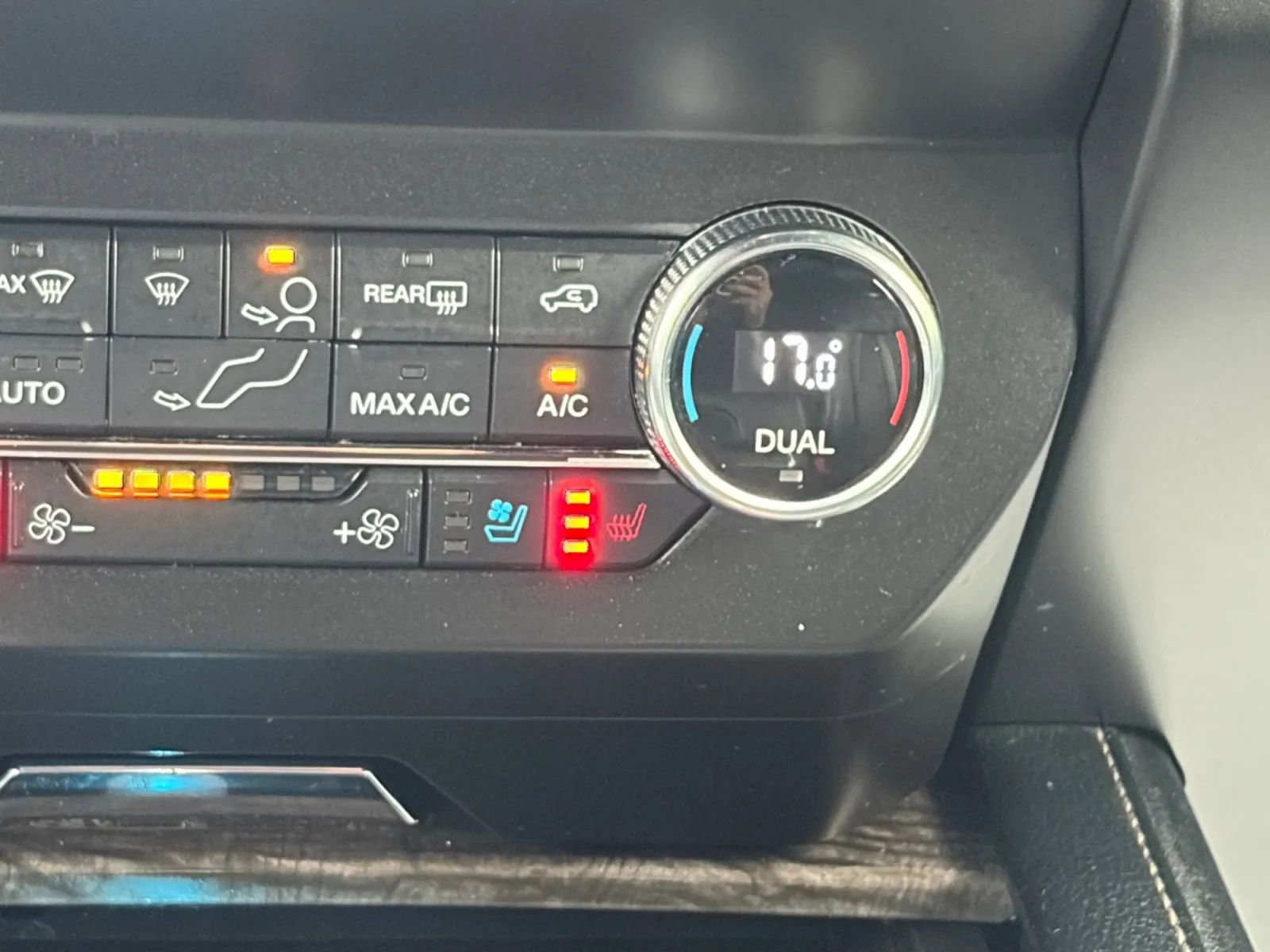Used 2019 Ford Expedition Limited AWD/4WD image 27