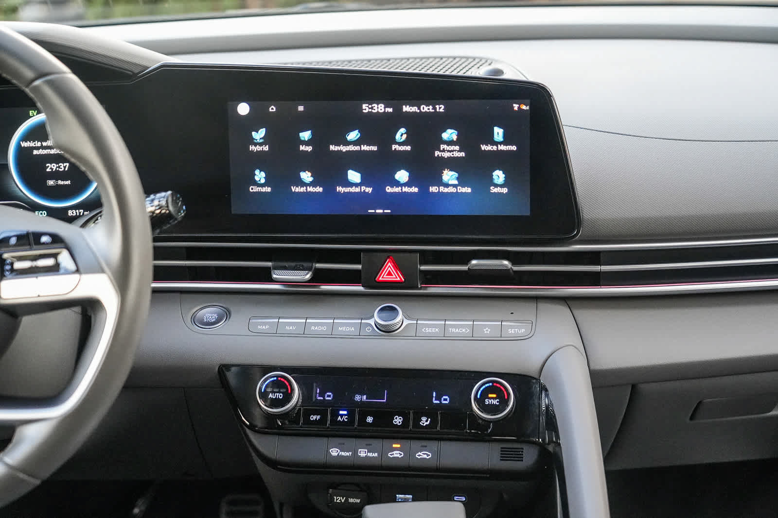 Used 2025 Hyundai Elantra SEL FWD image 13
