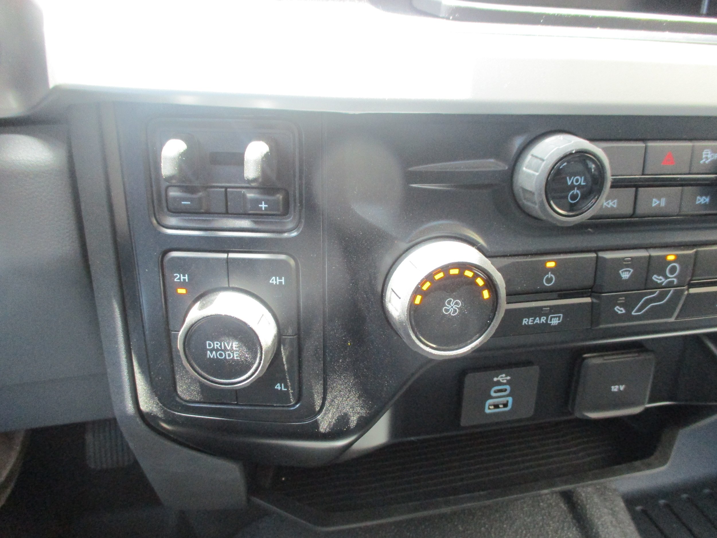 Used 2025 Ford F450 XLT w/ XLT Value Package AWD/4WD image 14