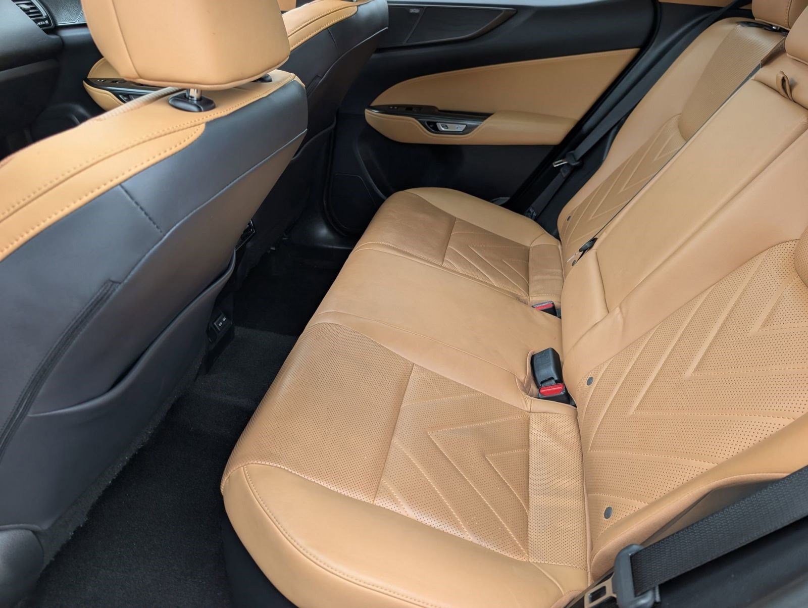 Used 2022 Lexus NX 350h AWD image 26