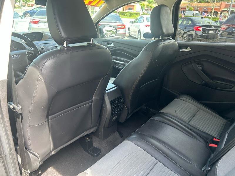 Used 2018 Ford Escape SE w/ SE Sport Appearance Package image 14