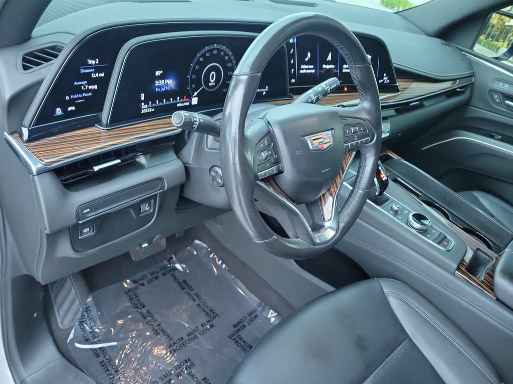 Used 2024 Cadillac Escalade Luxury RWD image 26
