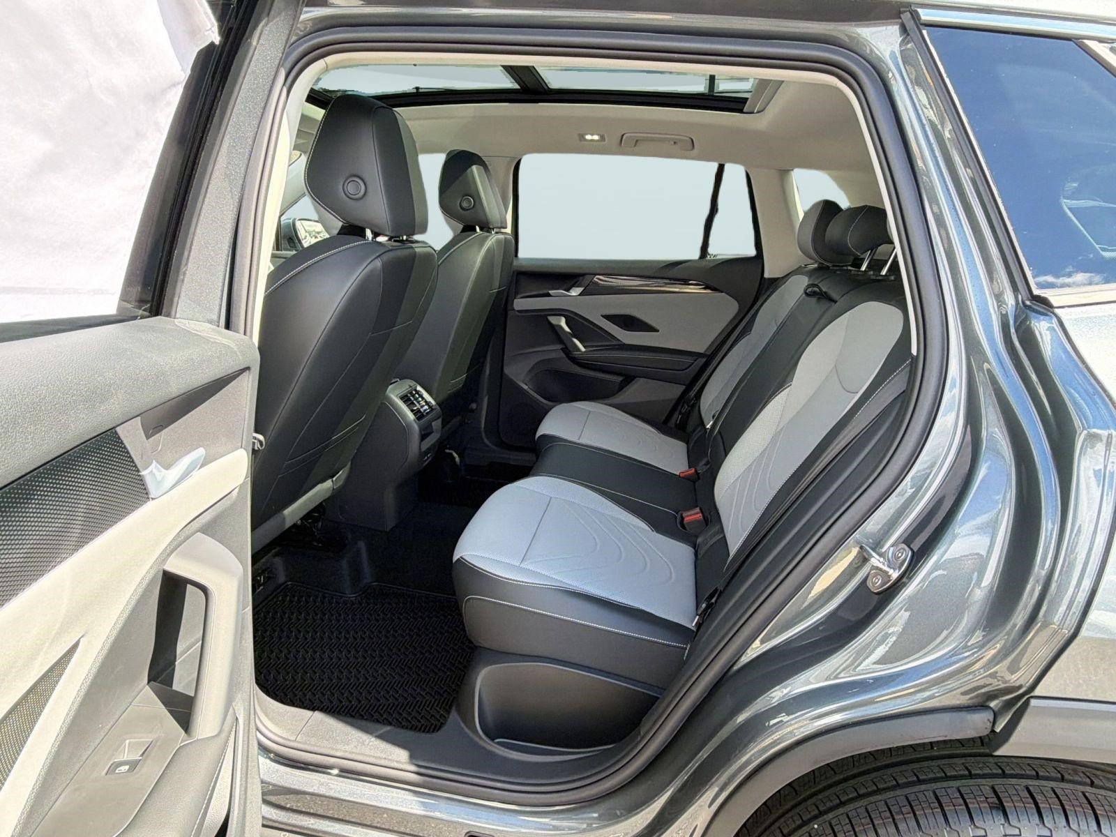 New 2026 Volkswagen Tiguan SE AWD/4WD image 14