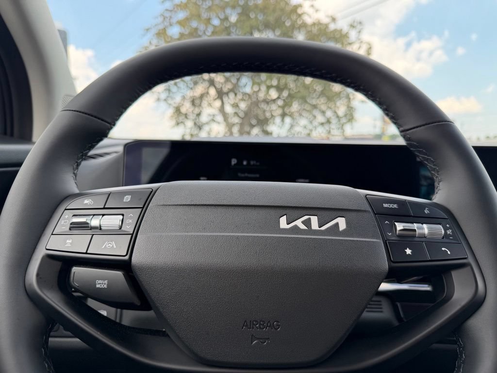 New 2026 Kia Sportage LX FWD image 11