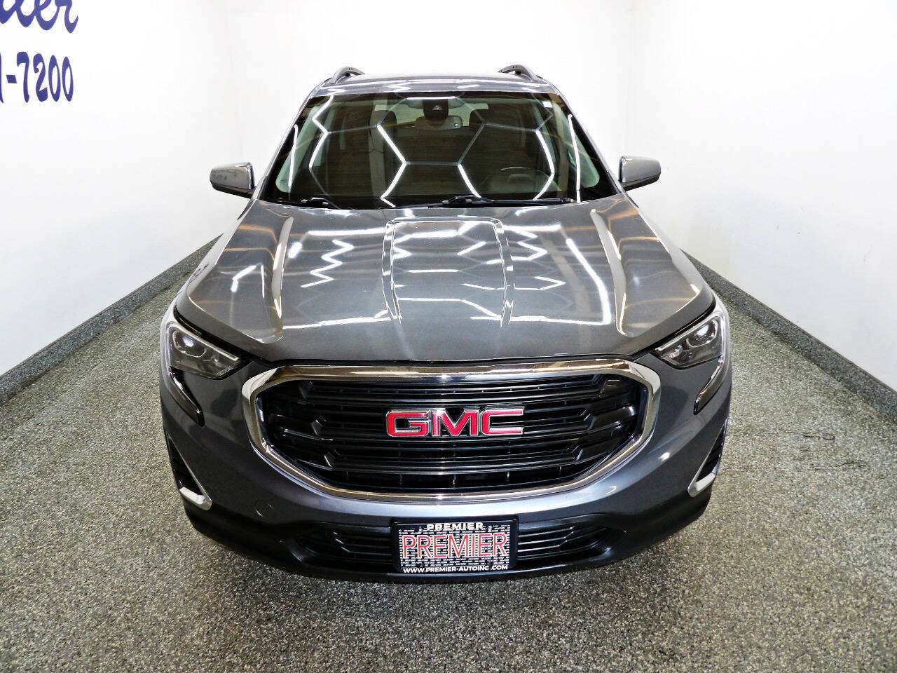 Used 2020 GMC Terrain SLE w/ Driver Convenience Package AWD/4WD image 2