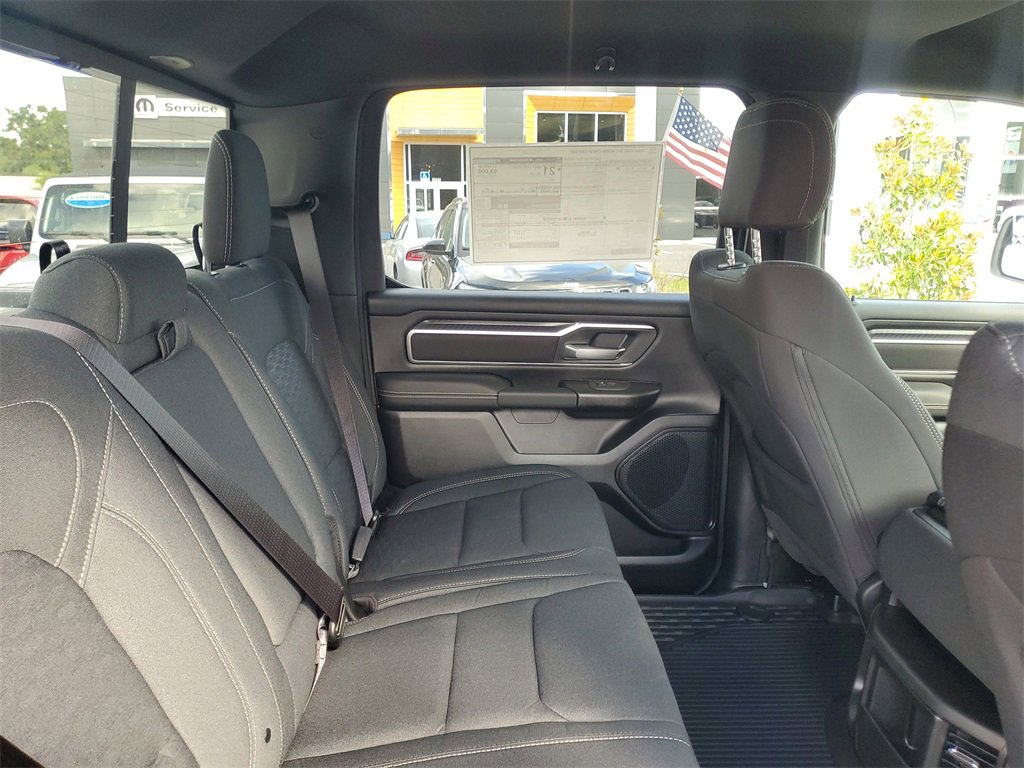 New 2025 RAM 1500 4x4 Crew Cab image 27