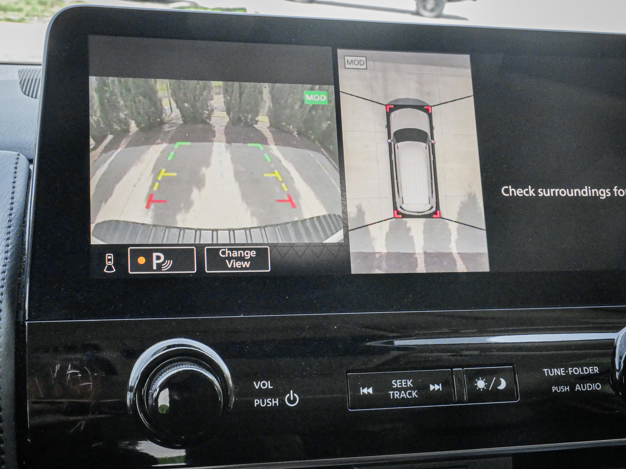 Used 2024 Nissan Armada SL w/ Captain's Chairs Package image 25