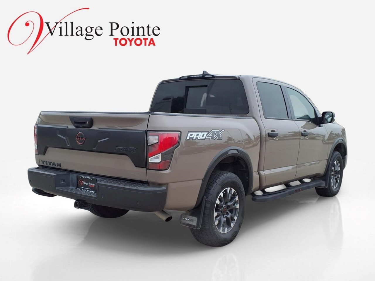 Used 2024 Nissan Titan PRO-4X w/ Pro-4x Convenience Package AWD/4WD image 5