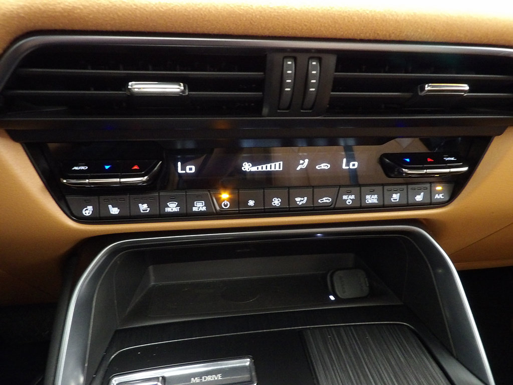 Certified 2024 MAZDA CX-90 3.3 Turbo S w/ Premium Plus AWD/4WD image 36