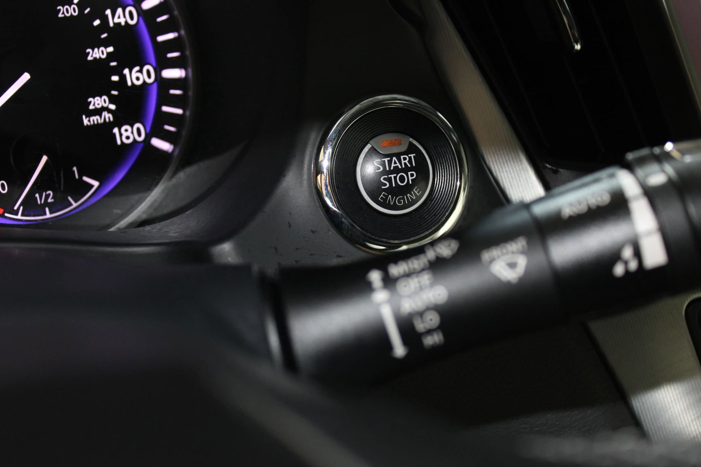 Used 2017 INFINITI Q60 3.0t w/ Premium Plus Package 3.0T image 22