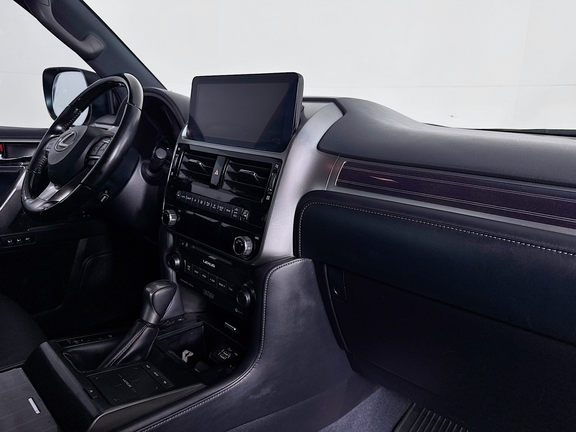 Used 2022 Lexus GX 460 Premium w/ Accessory Package image 29