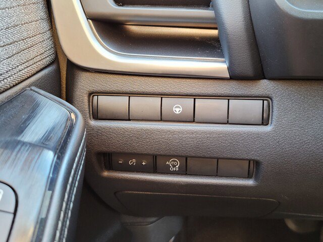 Used 2023 Nissan Rogue SV image 30