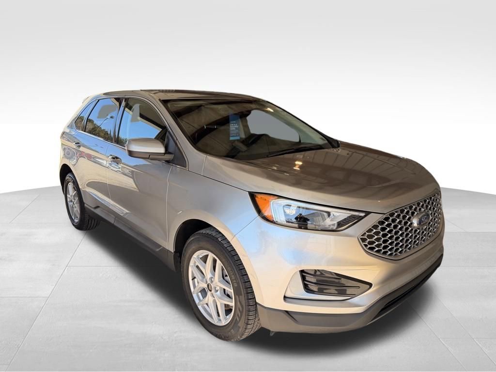 Used 2024 Ford Edge SEL image 6