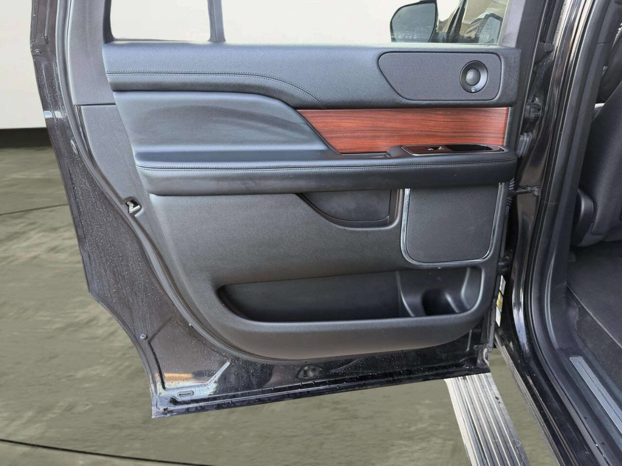 Used 2020 Lincoln Navigator L Reserve image 20