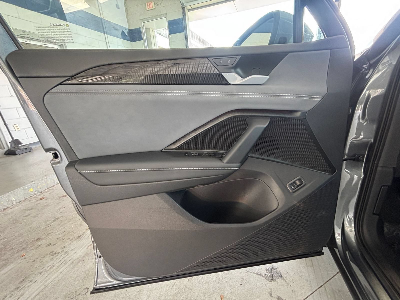 Used 2026 Volkswagen Tiguan SE FWD image 18