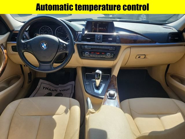 Used 2014 BMW 320i xDrive Sedan AWD/4WD image 8