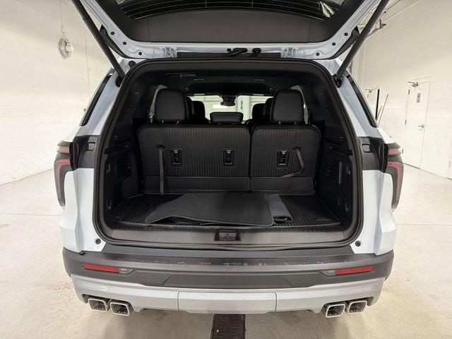 New 2026 Chevrolet Traverse LT w/ LPO, Floor Liner Package image 15