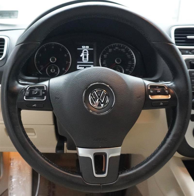 Used 2015 Volkswagen Eos Komfort FWD image 12