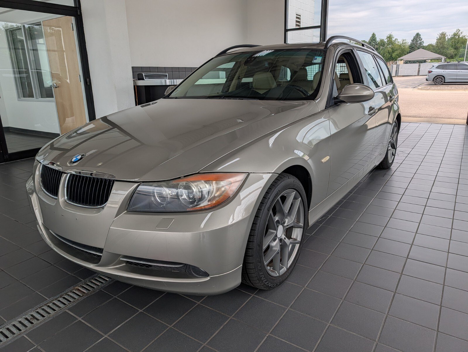 Used 2008 BMW 328xi Wagon AWD/4WD image 6