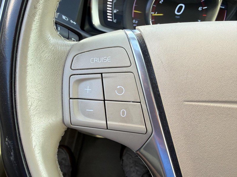 Used 2016 Volvo XC60 T5 Premier w/ Proximity Package FWD image 20