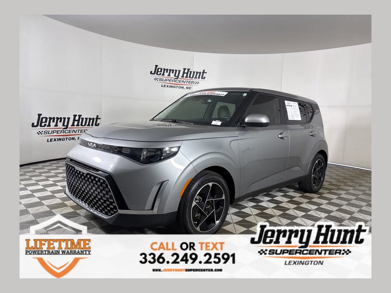 Used 2024 Kia Soul EX FWD image 1