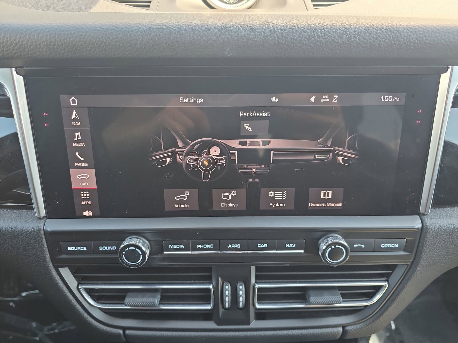 Used 2020 Porsche Macan image 18