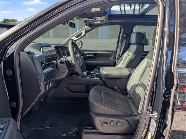 New 2026 Chevrolet Suburban High Country image 5