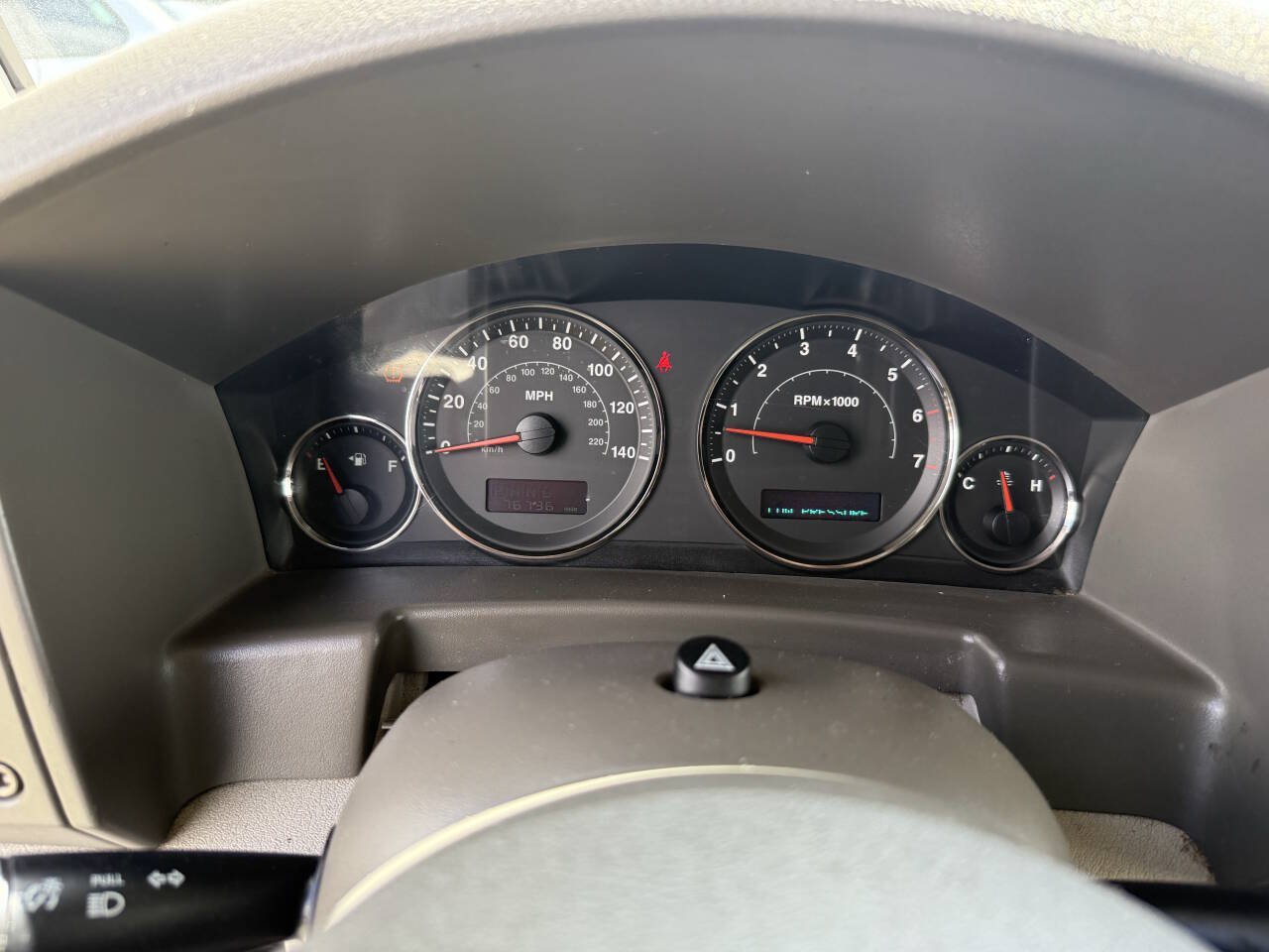 Used 2006 Jeep Commander Limited w/ Trailer Tow Group IV RWD image 15