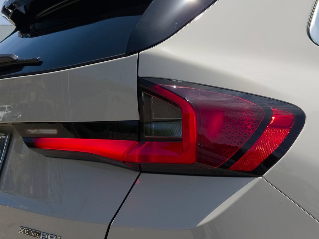New 2026 BMW X1 xDrive28i w/ Technology Package AWD/4WD image 4