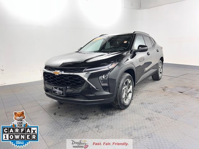 Used 2025 Chevrolet Trax LT image 1