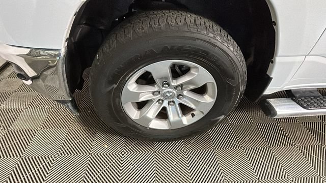 Used 2023 RAM 1500 Laramie AWD/4WD image 9