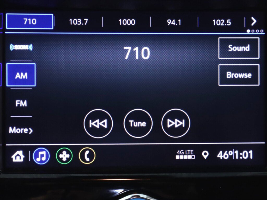 Used 2021 Chevrolet Trax LT w/ LT Convenience Package image 16