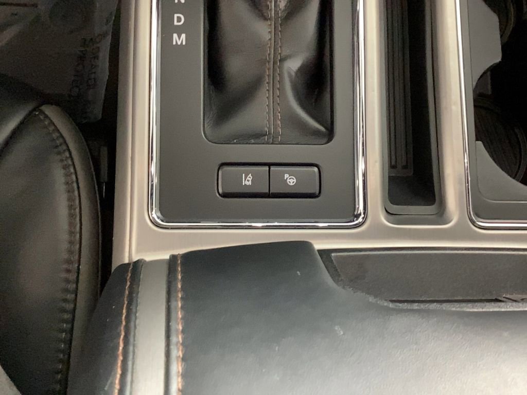 Used 2020 Ford F150 Platinum w/ Equipment Group 701A Luxury image 35