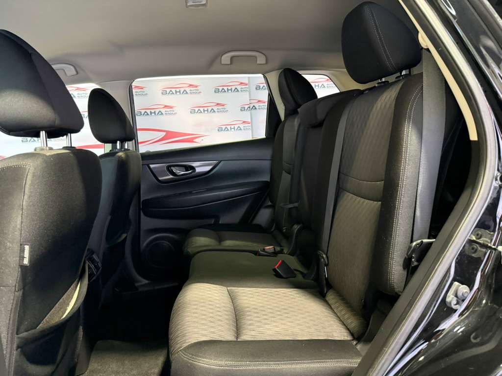 Used 2018 Nissan Rogue SV image 37