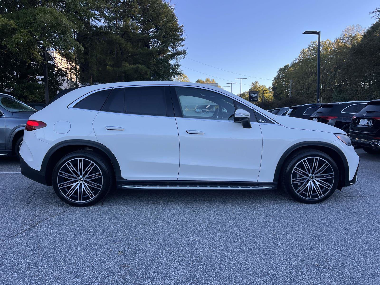 Certified 2023 Mercedes-Benz EQE 500 4MATIC SUV w/ Pinnacle Trim Package image 6