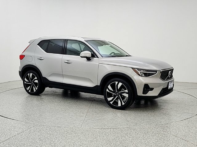 Certified 2023 Volvo XC40 B5 Plus w/ Protection Package Premier AWD/4WD image 3