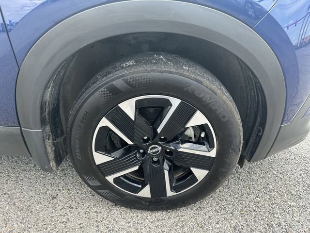 Used 2025 Nissan Kicks SV AWD/4WD image 28