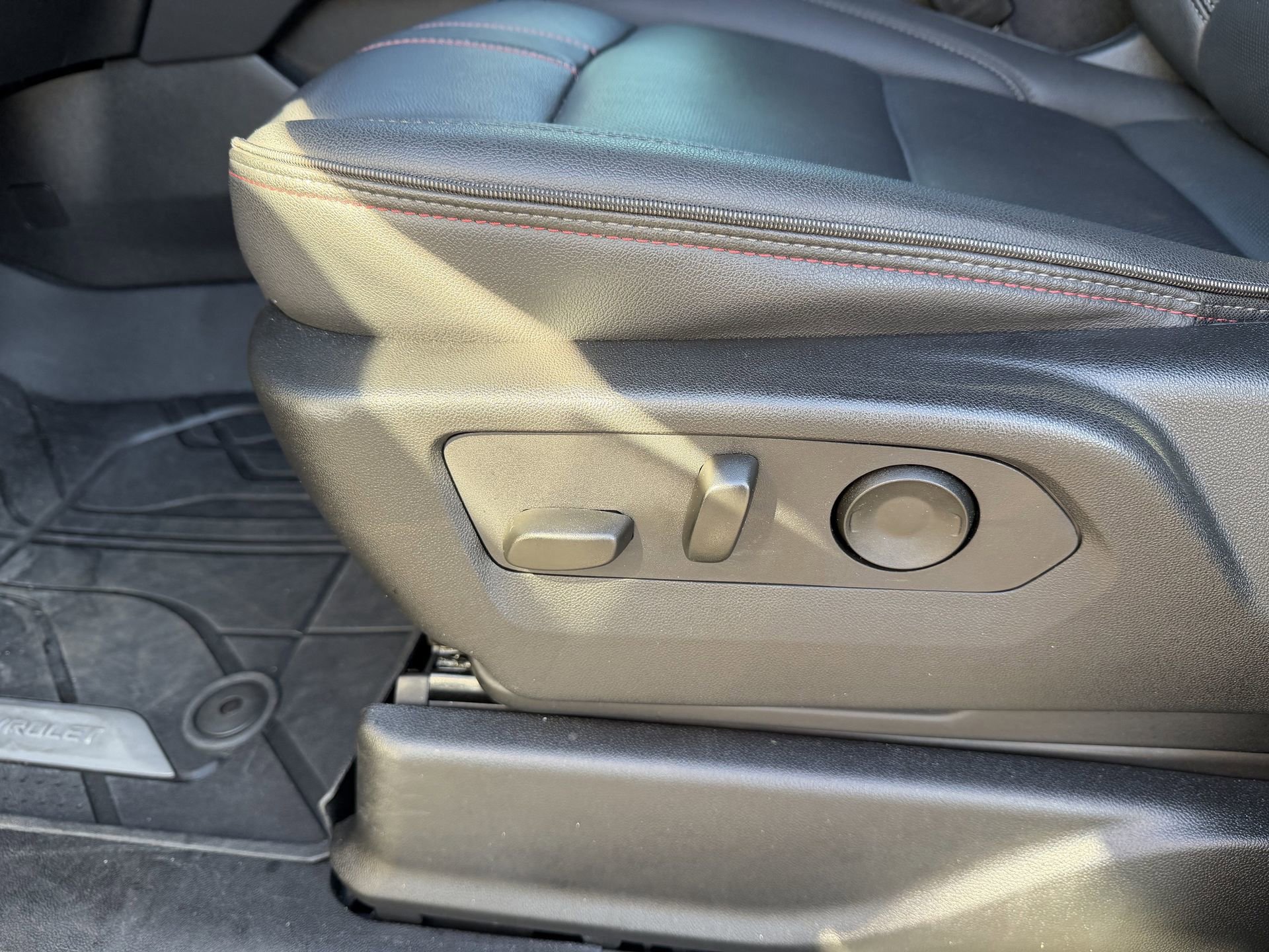 Used 2024 Chevrolet Tahoe RST w/ Luxury Package image 19