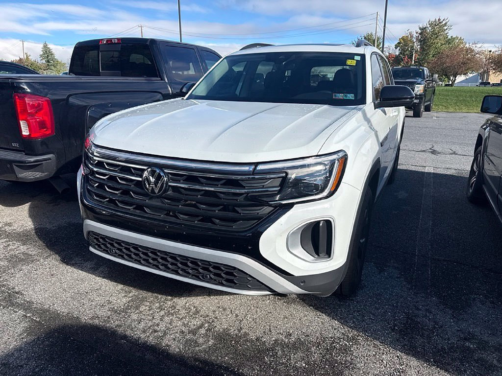 Used 2024 Volkswagen Atlas Peak Edition SE AWD/4WD image 1