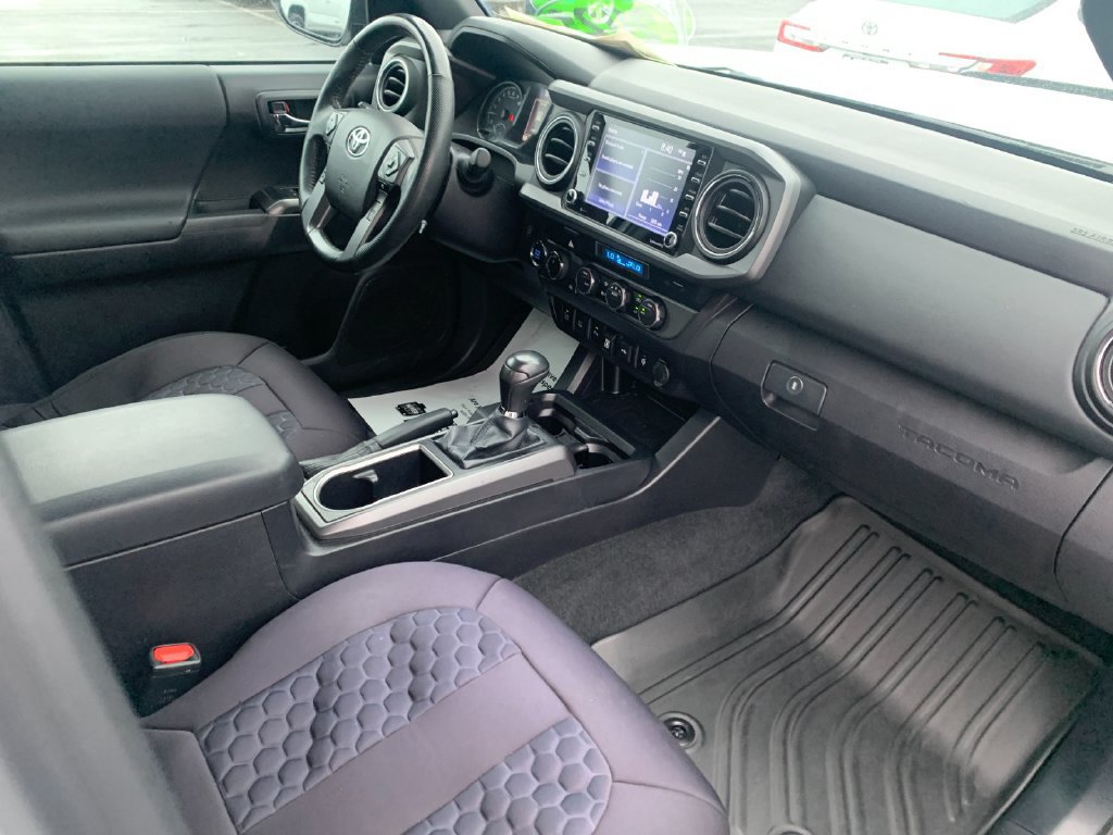 Used 2021 Toyota Tacoma TRD Off-Road w/ Technology Package AWD/4WD image 18