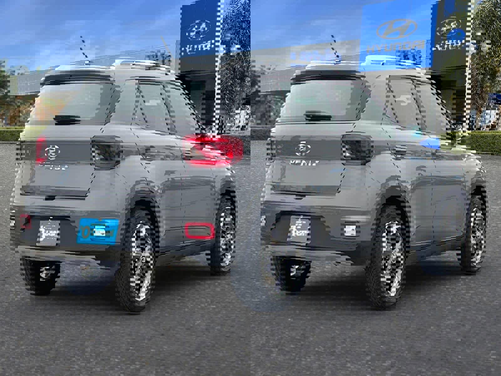 Certified 2023 Hyundai Venue SEL w/ Cargo Package image 3