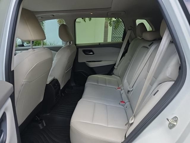 Used 2023 Nissan Rogue SL w/ SL Premium Package FWD image 11