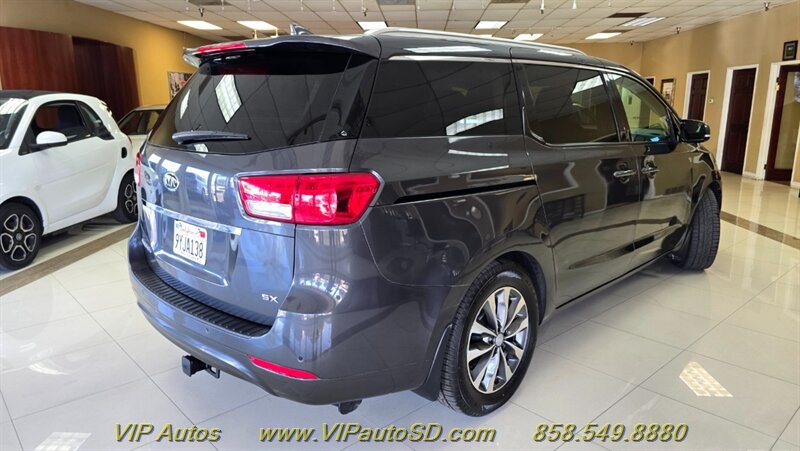 Used 2017 Kia Sedona SX FWD image 3